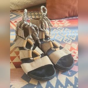 Sorel lace up sandals 7.5